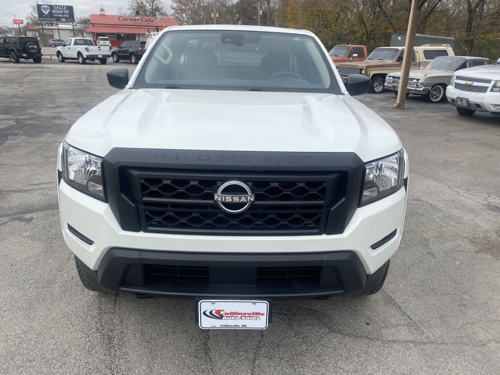 2022 Nissan Frontier Image 2