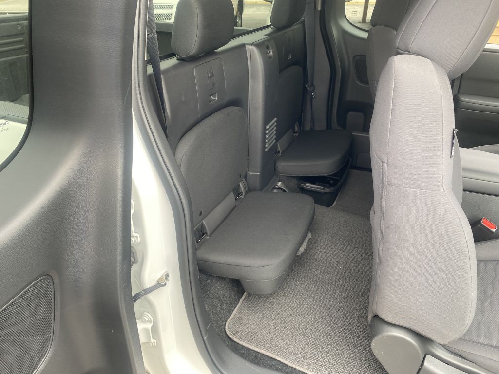 2022 Nissan Frontier Image 17