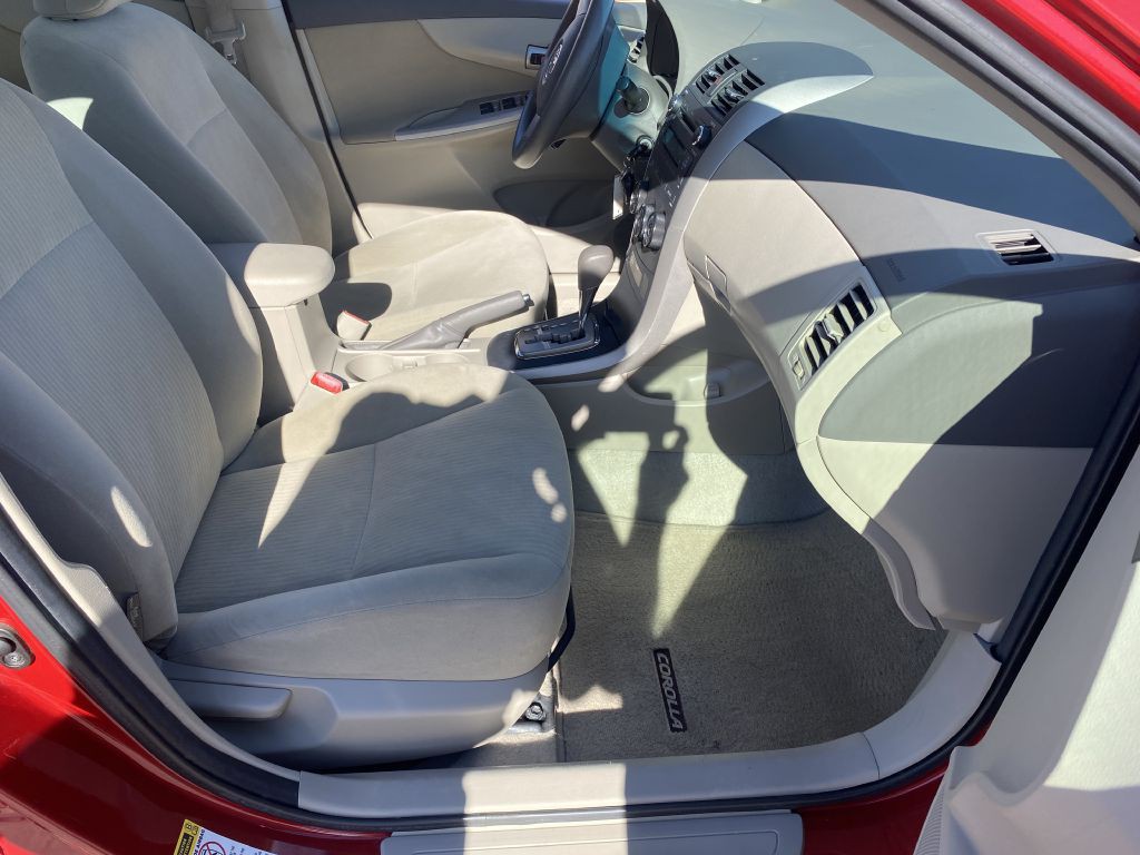 2010 Toyota Corolla Image 12