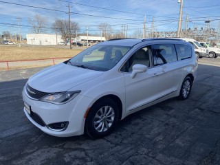 Image for 2018 Chrysler Pacifica Touring L ID: 7110550