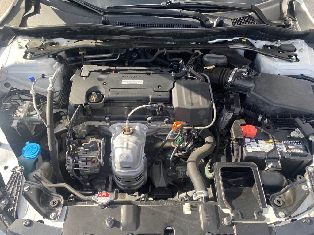 2016 Honda Accord Image 17