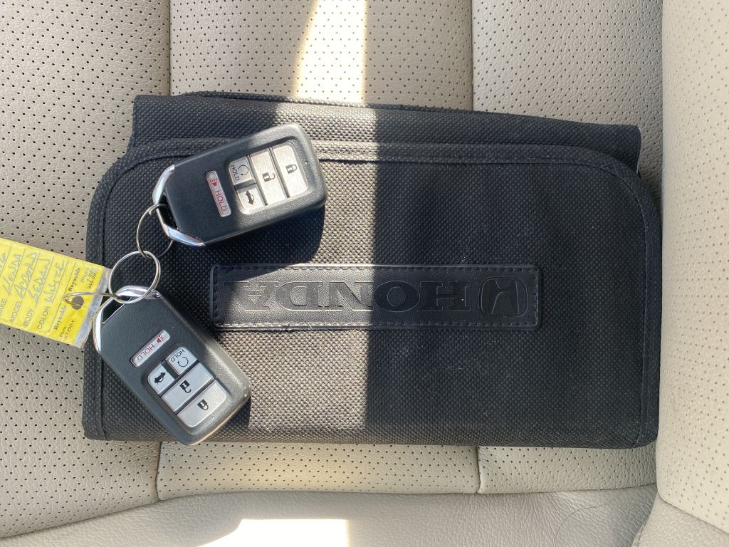 2016 Honda Accord Image 19