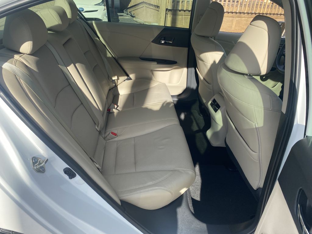 2016 Honda Accord Image 20