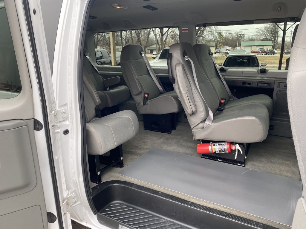 2013 Ford Econoline Image 13