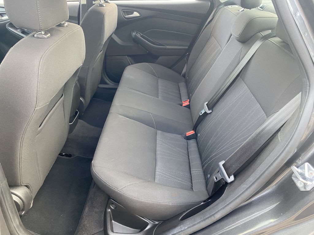 2017 Ford Focus Image 5