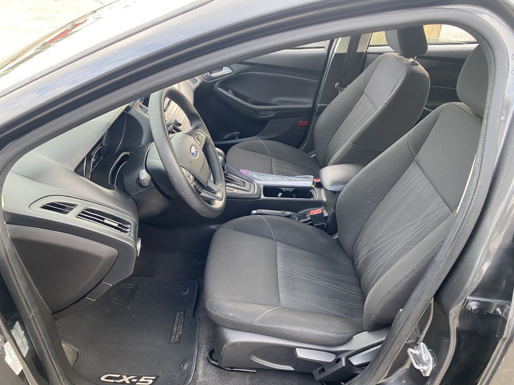 2017 Ford Focus Image 8