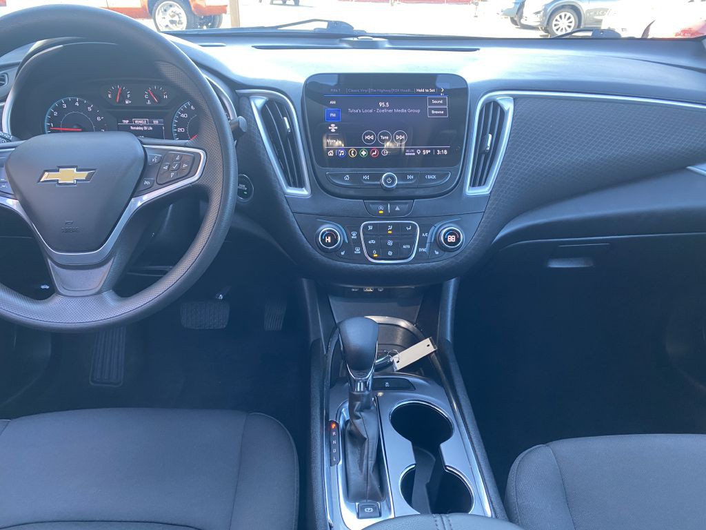 2023 Chevrolet Malibu Image 8