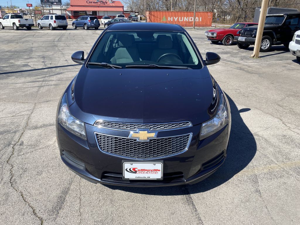 2014 Chevrolet Cruze Image 2