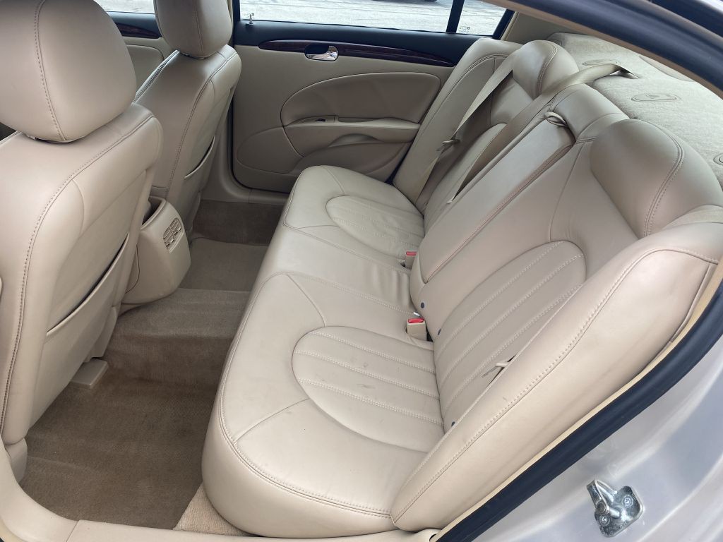 2008 Buick Lucerne Image 5