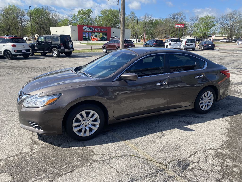 2017 Nissan Altima Image 3