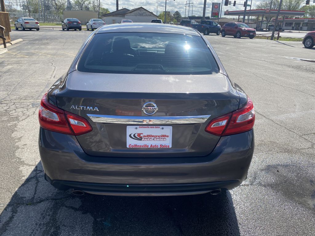 2017 Nissan Altima Image 4