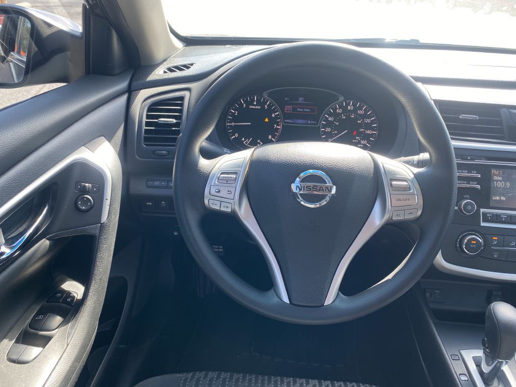 2017 Nissan Altima Image 6