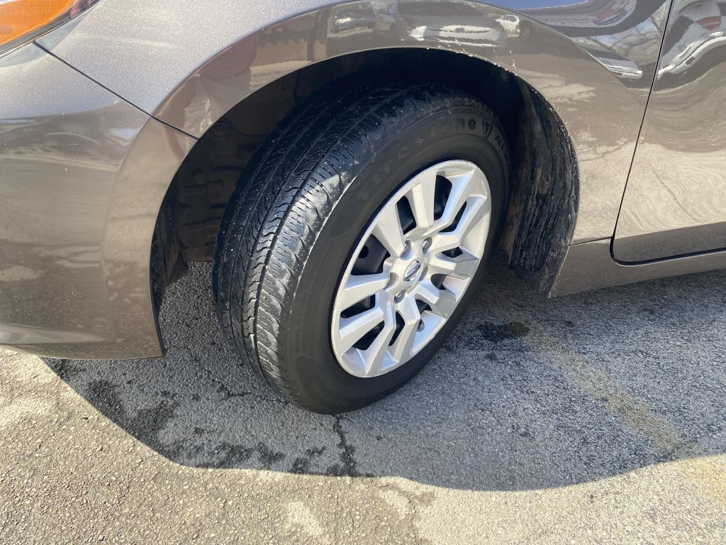 2017 Nissan Altima Image 10