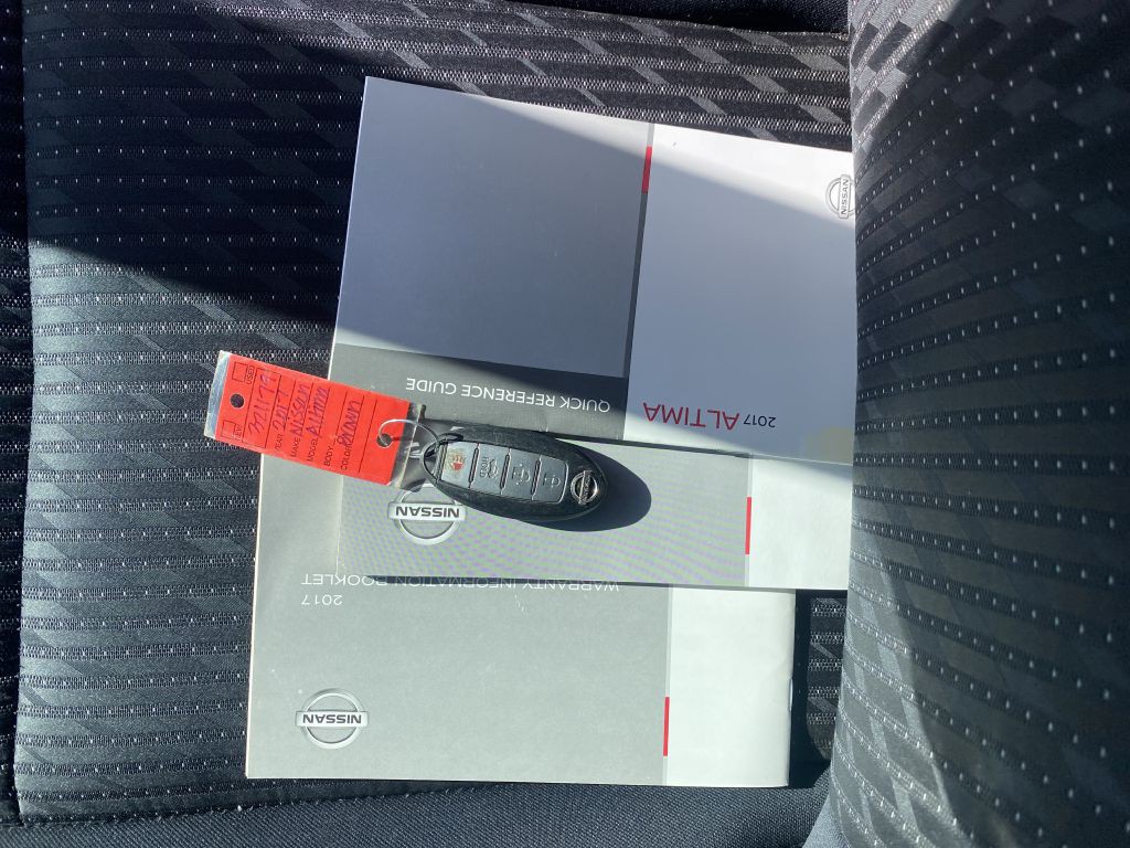 2017 Nissan Altima Image 13