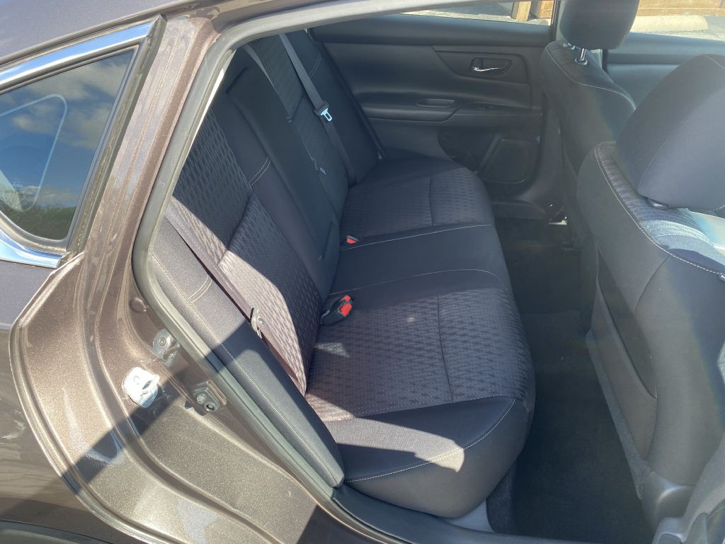2017 Nissan Altima Image 14