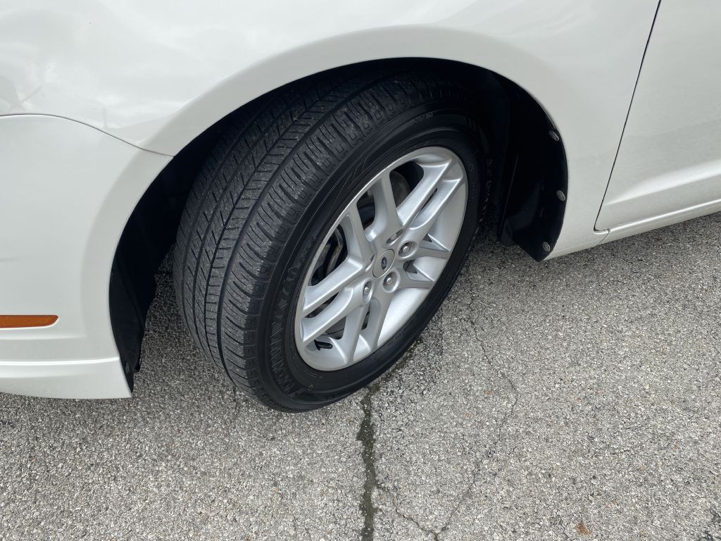 2012 Ford Fusion Image 10