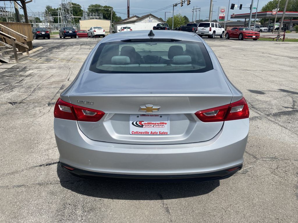 2018 Chevrolet Malibu Image 4