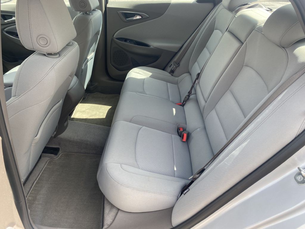 2018 Chevrolet Malibu Image 5