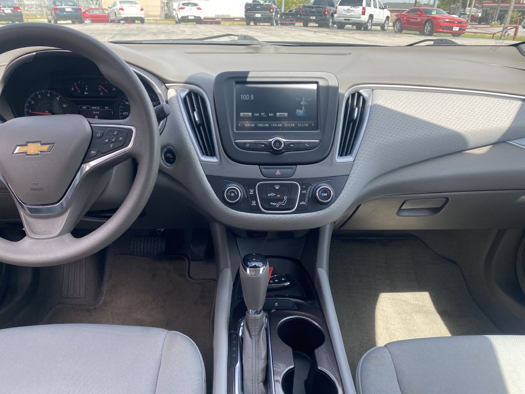2018 Chevrolet Malibu Image 7