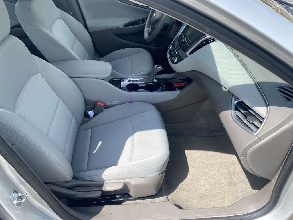 2018 Chevrolet Malibu Image 13
