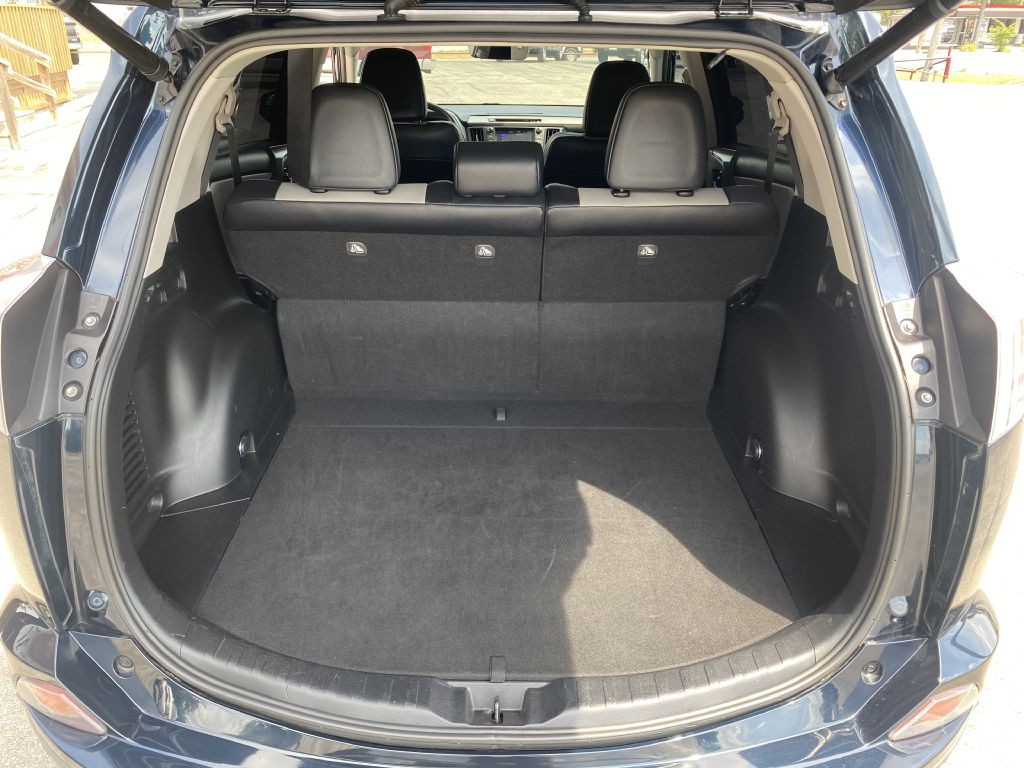 2017 Toyota Rav4 Image 5
