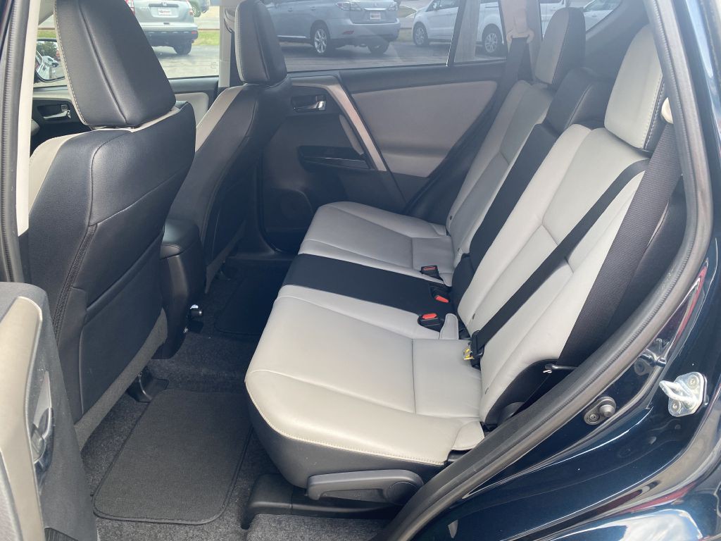 2017 Toyota Rav4 Image 7