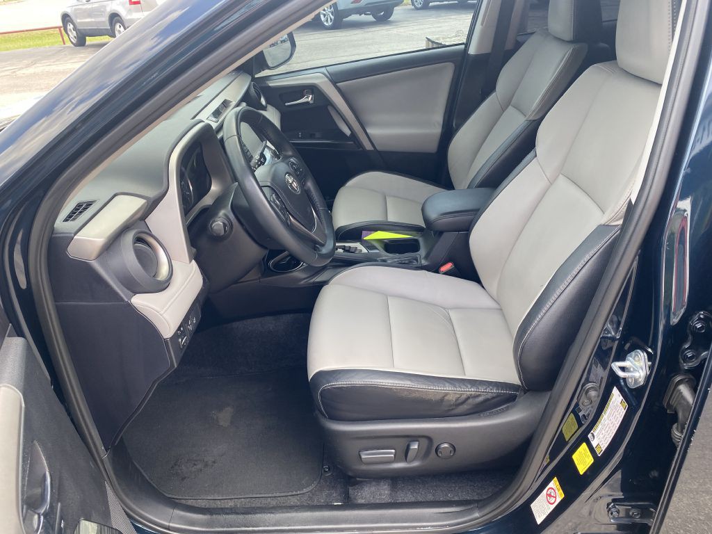 2017 Toyota Rav4 Image 10