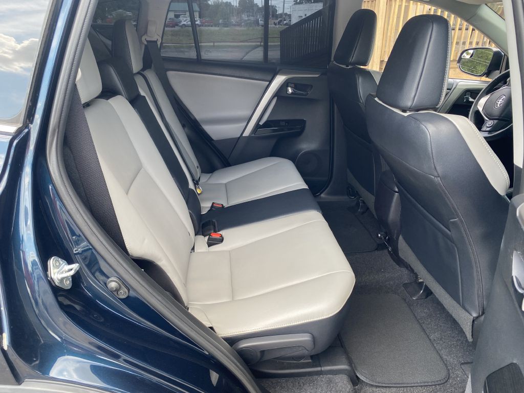 2017 Toyota Rav4 Image 19