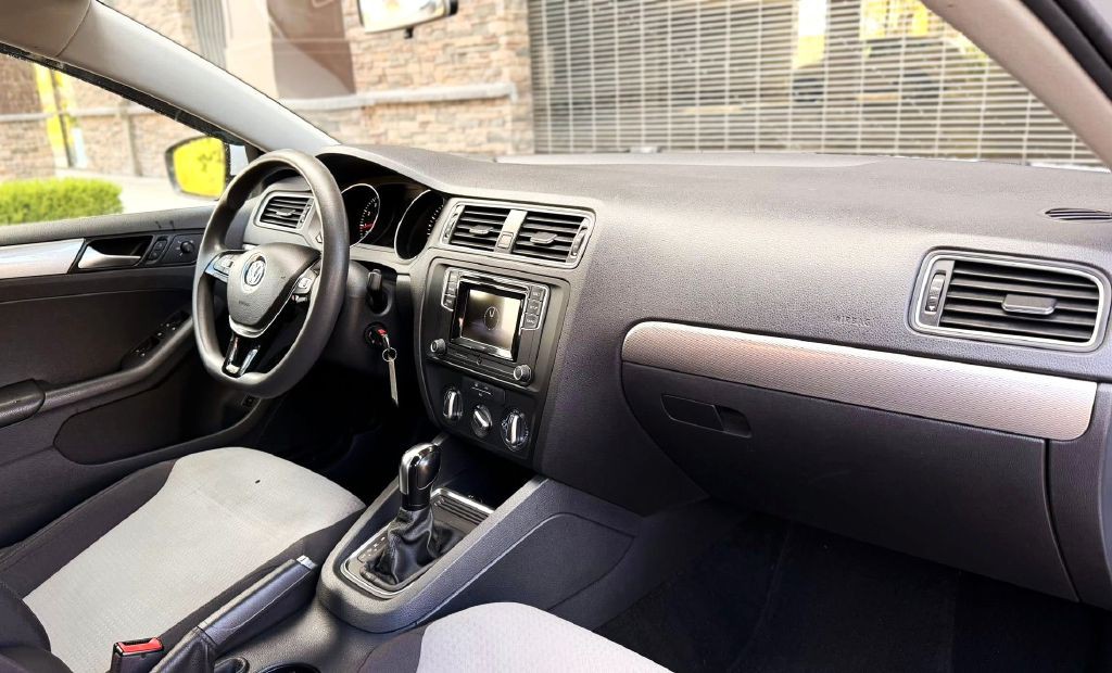 2017 Volkswagen Jetta Image 11