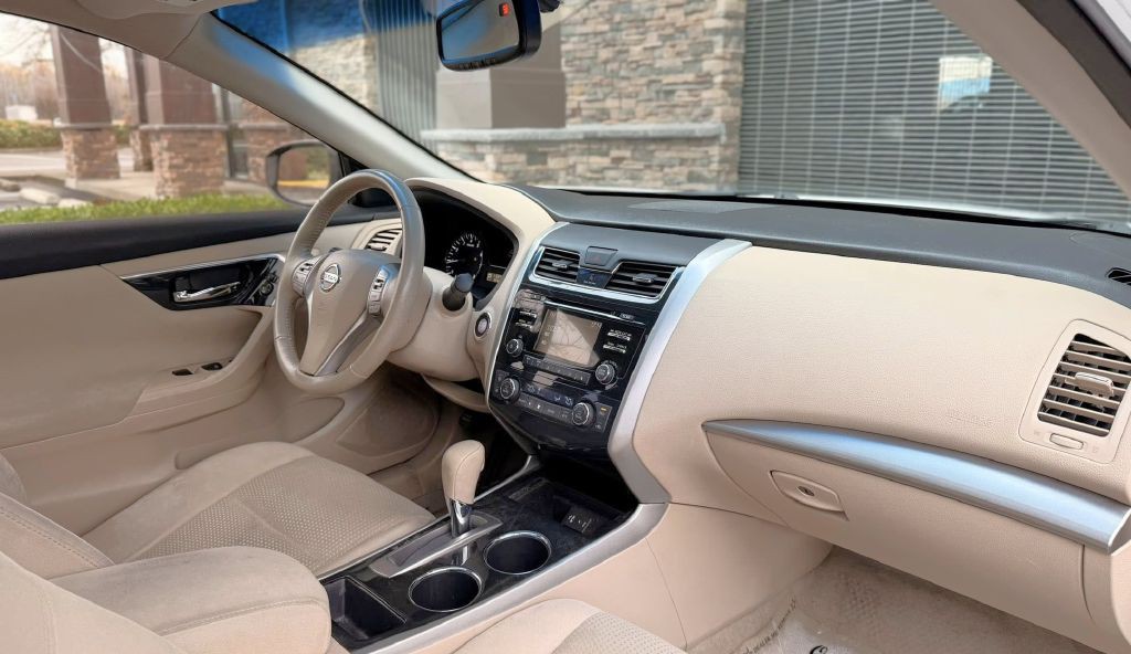 2014 Nissan Altima Image 11