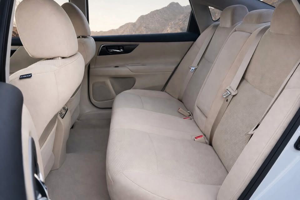 2014 Nissan Altima Image 10