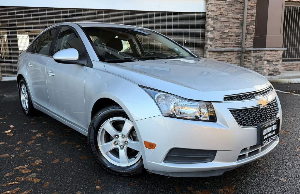 2014 Chevrolet Cruze Image 4