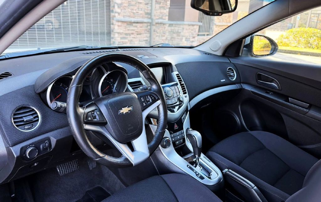 2014 Chevrolet Cruze Image 8