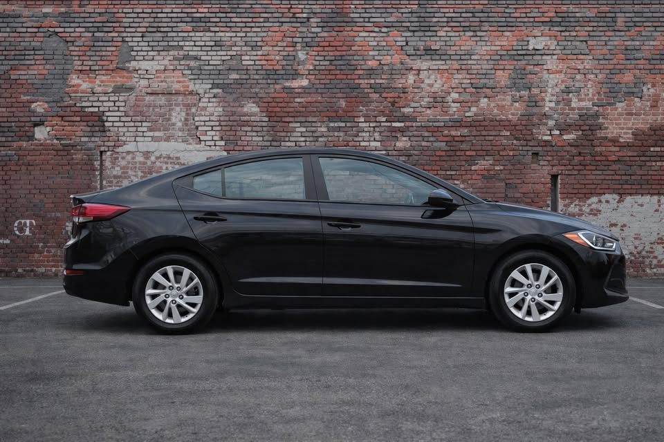 2017 Hyundai Elantra Image 7