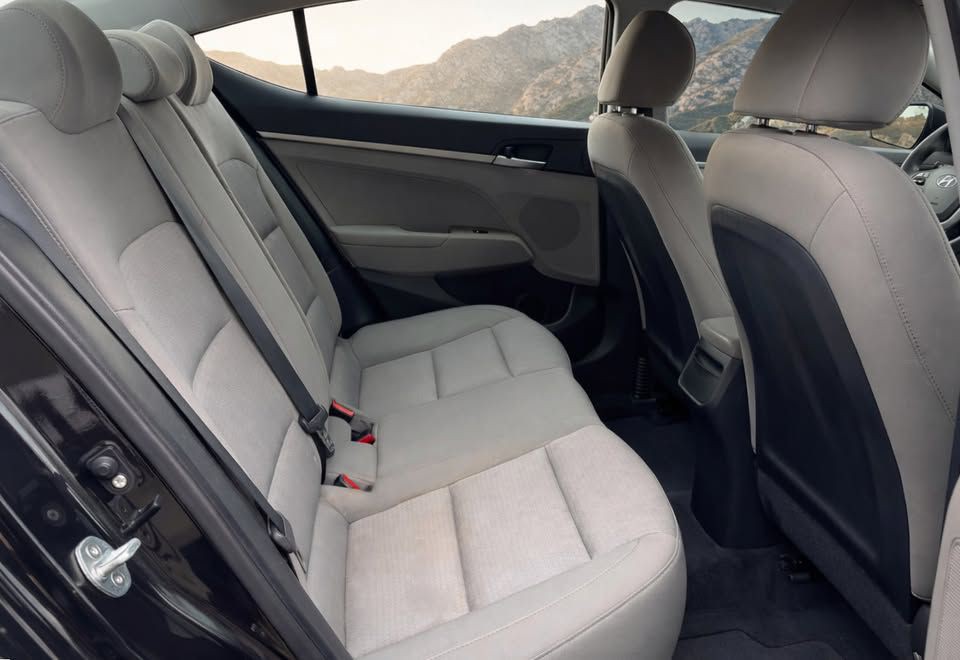 2017 Hyundai Elantra Image 15