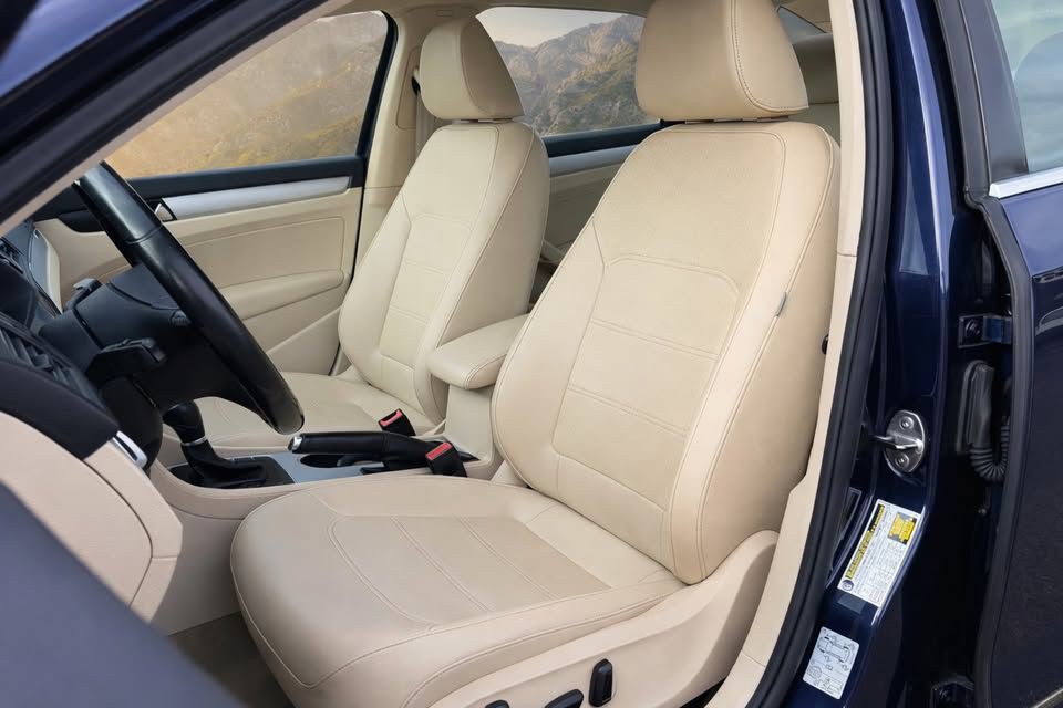 2013 Volkswagen Passat Image 11