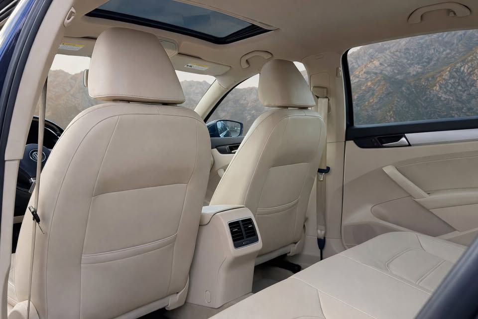 2013 Volkswagen Passat Image 12