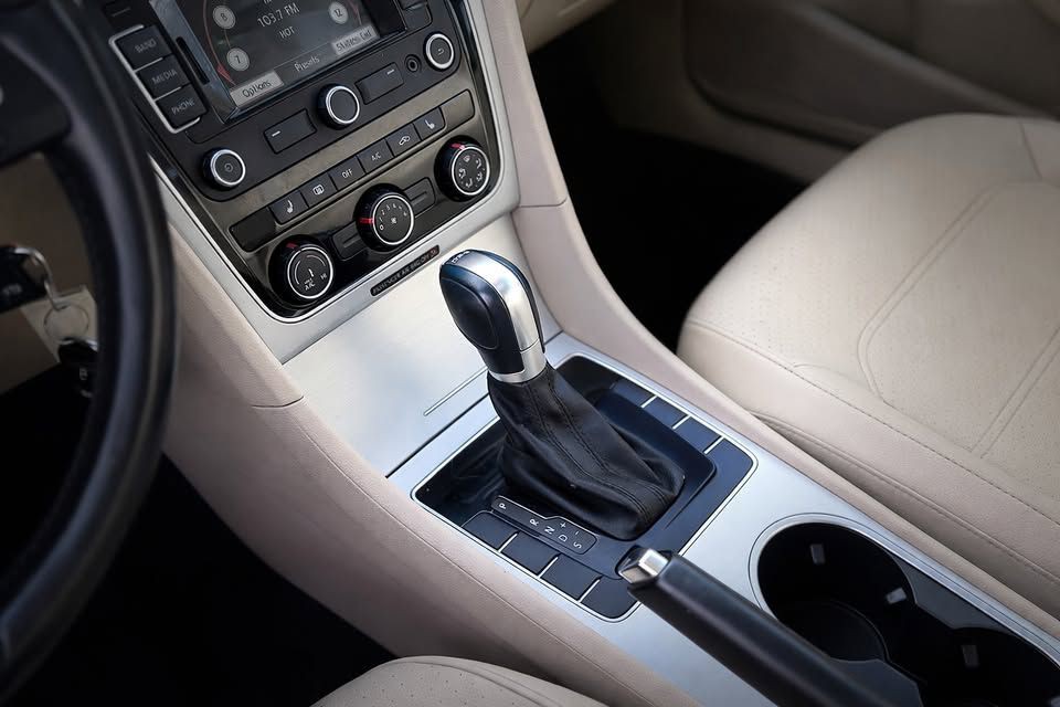 2013 Volkswagen Passat Image 18