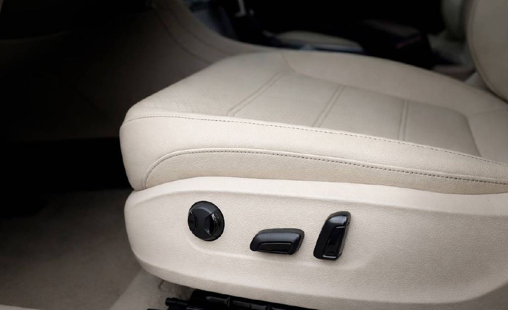 2013 Volkswagen Passat Image 19