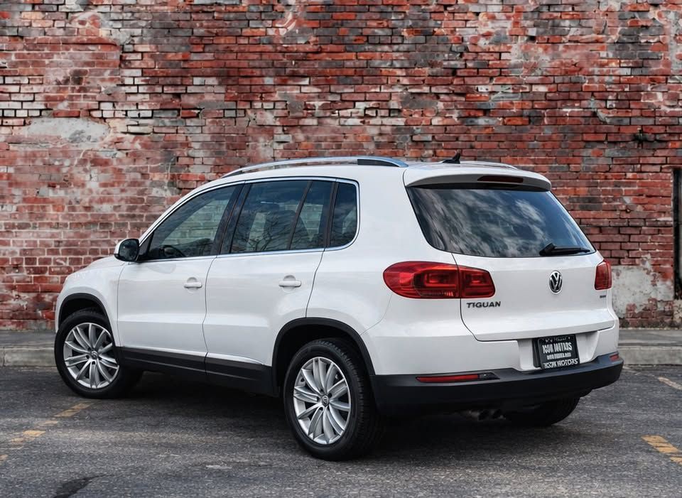 2013 Volkswagen Tiguan Image 2