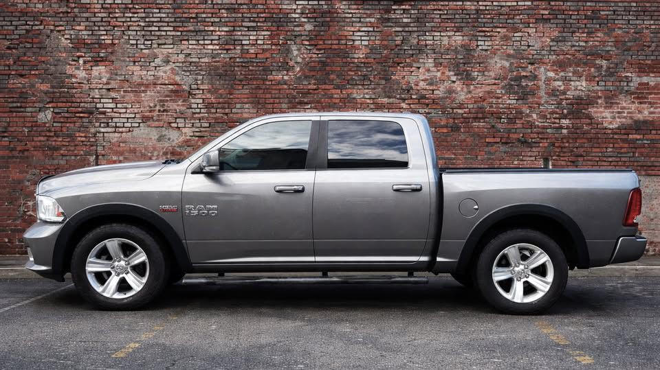 2013 RAM 1500 Image 3