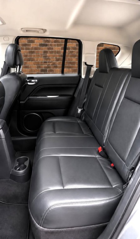 2016 Jeep Compass Image 12