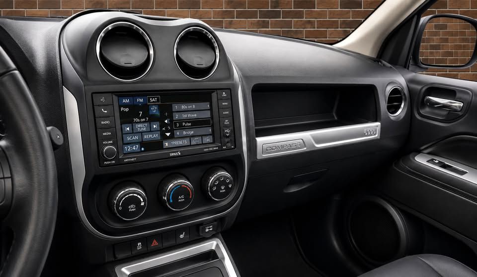 2016 Jeep Compass Image 16