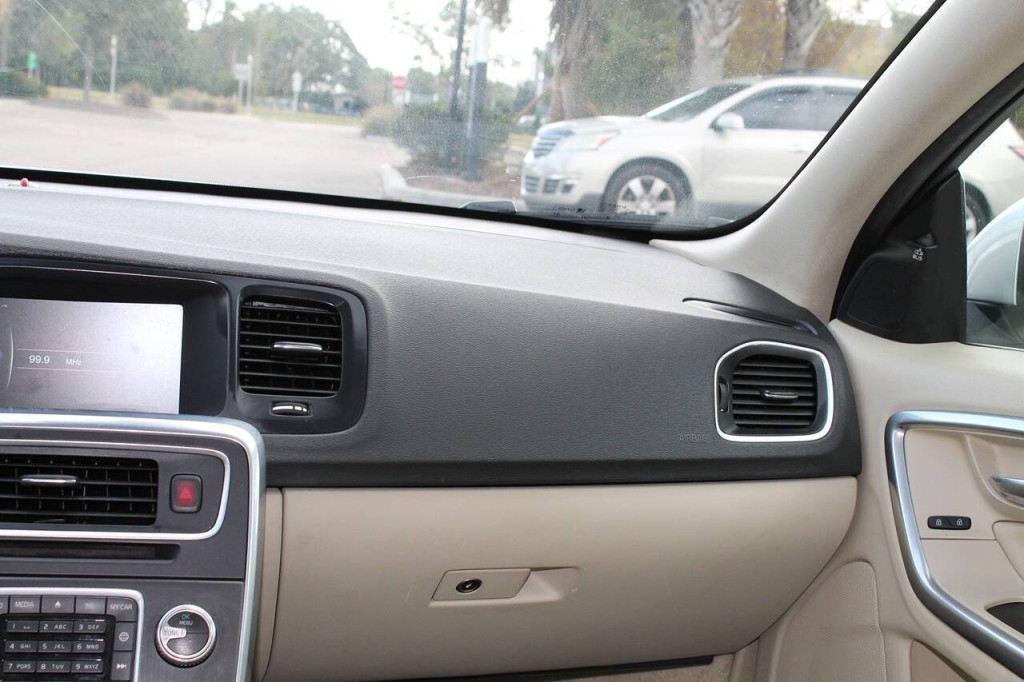 2015 Volvo S60 Image 23