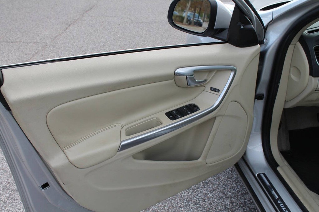 2015 Volvo S60 Image 30