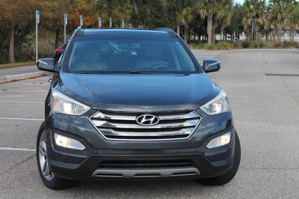2015 Hyundai Santa Fe Sport Image 2