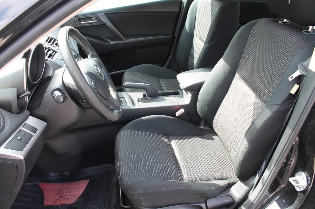 2013 Mazda Mazda3 Image 11