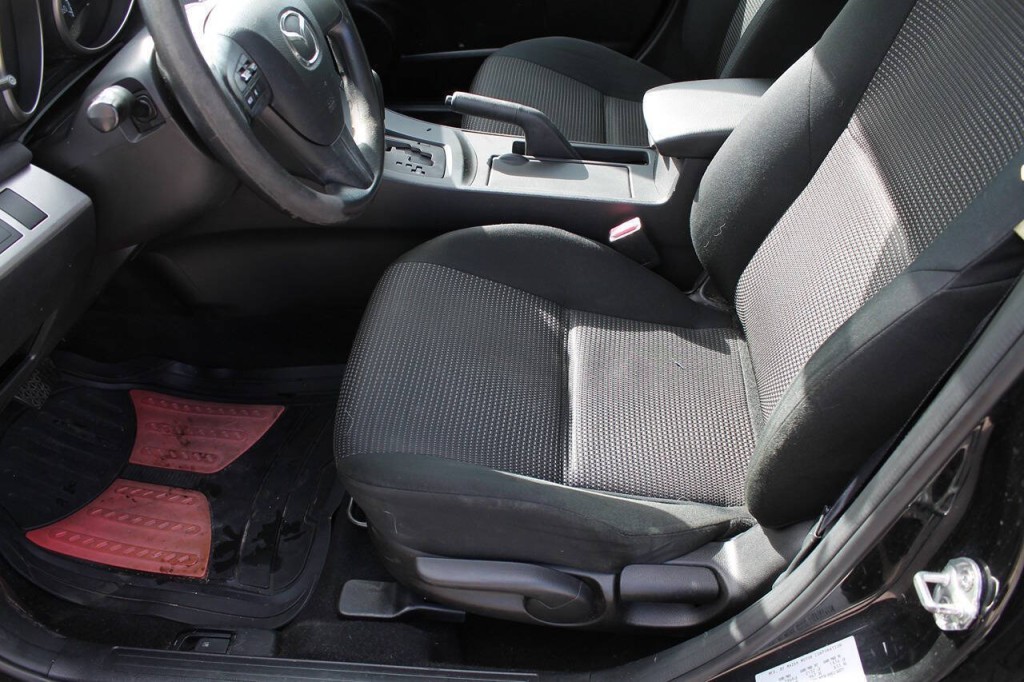 2013 Mazda Mazda3 Image 12