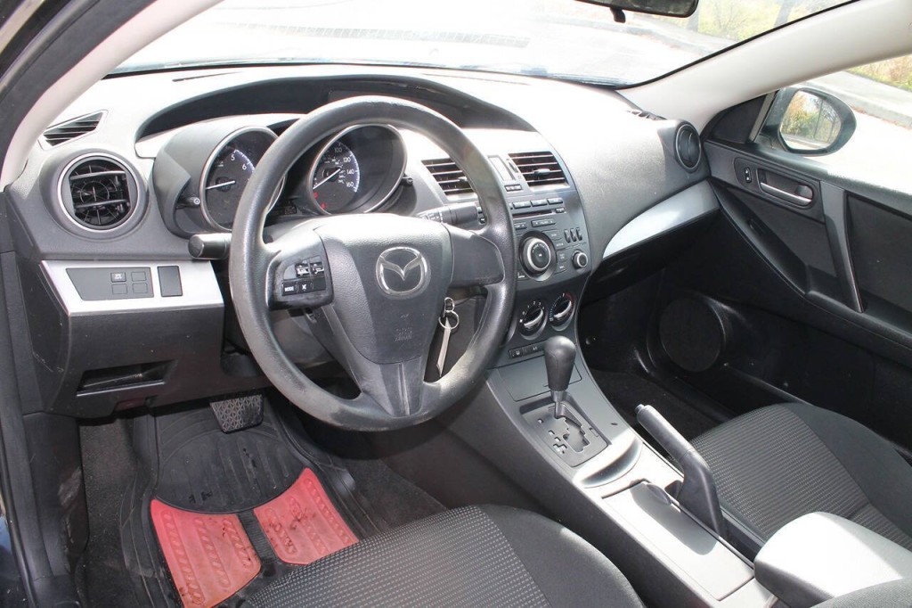 2013 Mazda Mazda3 Image 13
