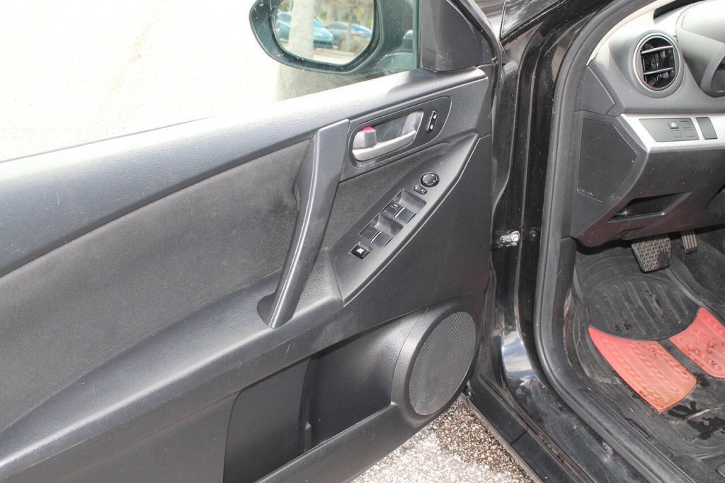 2013 Mazda Mazda3 Image 14